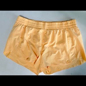 Athleta Hustle Shorts, mango